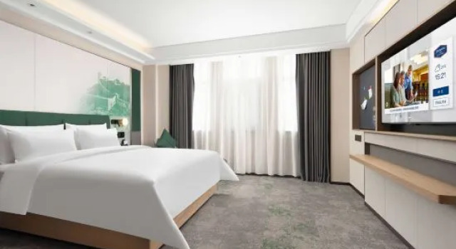 Люкс Business Hampton by Hilton Yantai Penglaige Pavilion