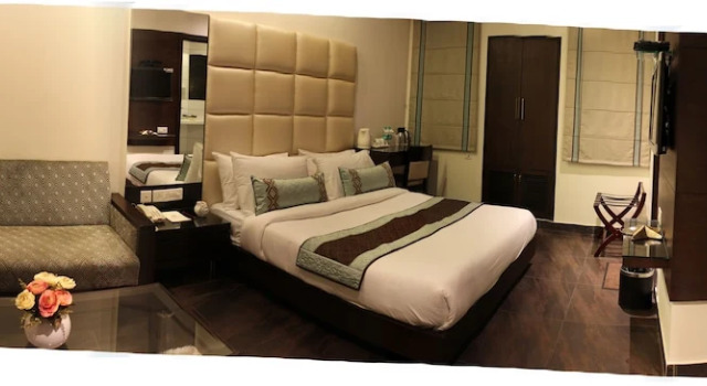 Номер Standard Hotel Amrapali Grand