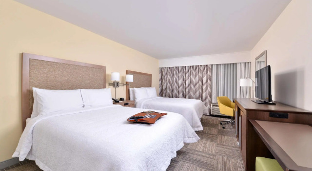 Четырёхместный номер Standard Hampton Inn Cartersville