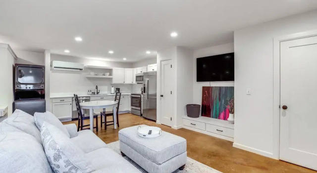 Central & Modern Studio w/ Workspace in Owasso!, Reserva ahora Apartamento Owasso Oklahoma