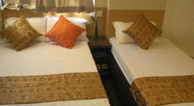 Трёхместный номер Standard Empire Commercial Hotel