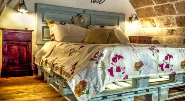 B&B Casa Fiore, Забронировать Отель «постель и завтрак» Отели Полиньяно-а-Маре с парковкой, рядом с Пещера монахинь, Парковка