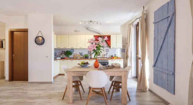 La Luna nel Lago Lake View Garden - Happy Rentals, Забронировать Отель Отели Испра с парковкой, Парковка