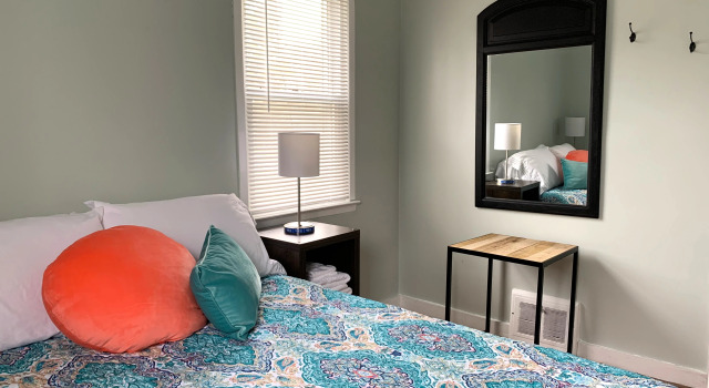 Colorful and Stylish Retreat - 5 Min To GM, Varaa Hotelli  