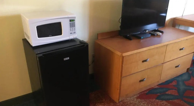 Четырёхместный номер Standard Executive Inn Odessa