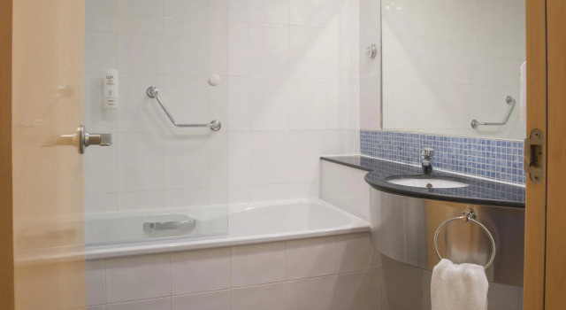 Двухместный номер Standard Holiday Inn Express Molins de Rei by IHG