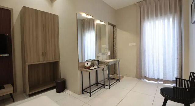 Vaishnav Hotel, Забронировать Отель Латур штат Махараштра