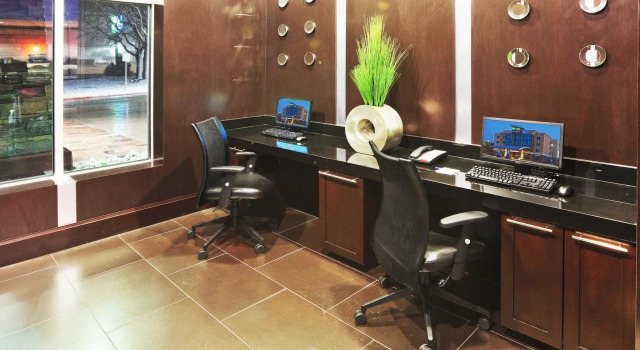 Holiday Inn Express & Suites North Dallas at Preston by IHG