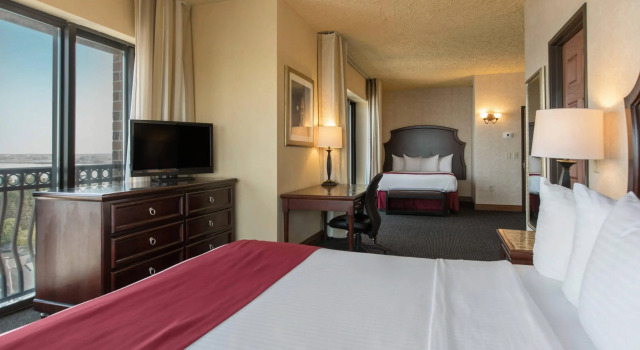Двухместный люкс Shoreline Inn & Conference Center, an Ascend Collection Hotel