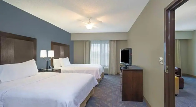 Шестиместный номер Standard Homewood Suites by Hilton Louisville-East