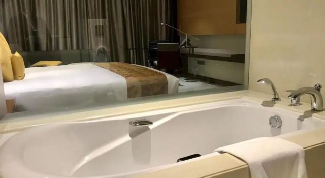 Двухместный номер Standard Crowne Plaza Kochi by IHG