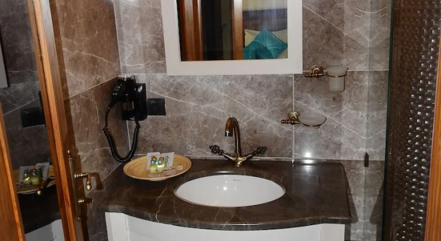 Двухместный номер Deluxe c 1 комнатой с балконом Orchis Hotel