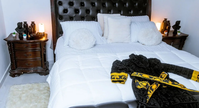 Low Cost Luxury Rooms, Buchen Sie Hotel Anokyi Western region