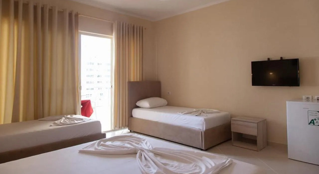 Villa Balani, Rezerwuj Willa Hotele w Durres County z parkingiem, Parking