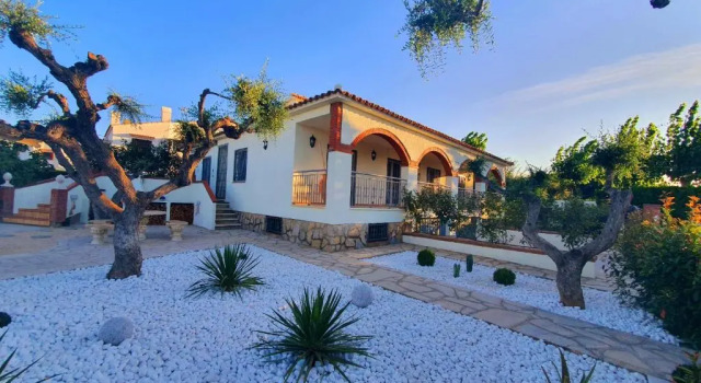 Коттедж New holiday house "Casa miAlina" with private pool, 300m to beach