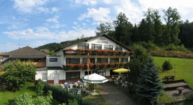 Hotel Restaurant Haus Waldesruh, Забронировать Отель Отели Пфальцский Леса с завтраком, Завтраки