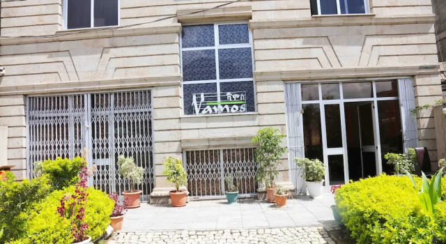 Vamos Guest House, Забронировать Гостевой дом Отели Lideta с парковкой, Парковка