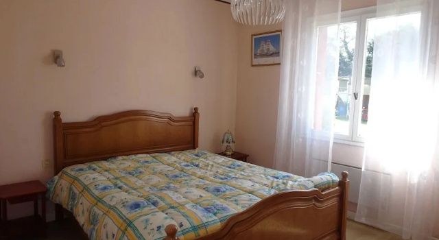 Holiday Home in Trelevern Near Pink Granite Coast, Rezerwuj Dom wakacyjny Hotele w Bretania z parkingiem, Parking