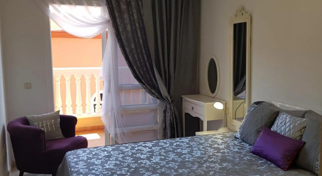 Ocean View Suite Close to Beach with Pool & WiFi, Prenota Hotel Adeje 