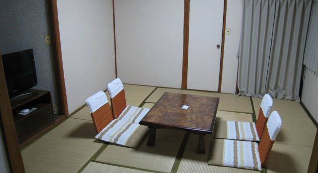Hotel Eco Dogo, Book Hostel / Vandrerhjem Hostels i Matsuyama, Hostel / Vandrerhjem