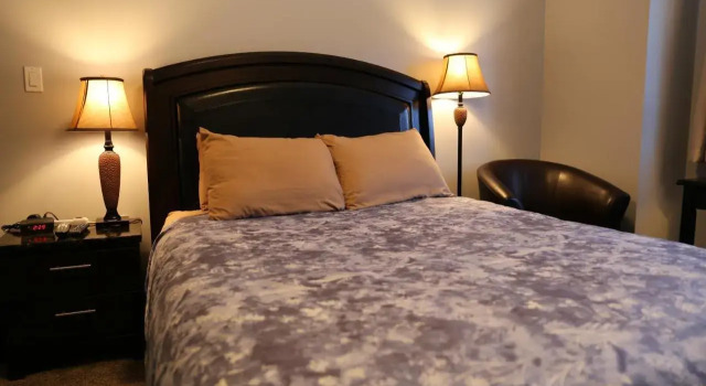 Downtown Whitehorse 4 bedrooms deluxe condo, Rezervovat Hotel Hotely v Whitehorse s parkováním, Parkování