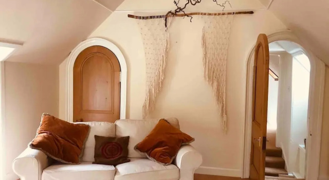 Charming 3 Double Bed Cottage by the River, Забронировать Дом для отпуска Отели Центральной Шотландии с парковкой, Парковка