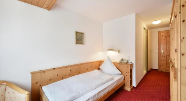Одноместный номер Standard Hotel Steinbock Pontresina