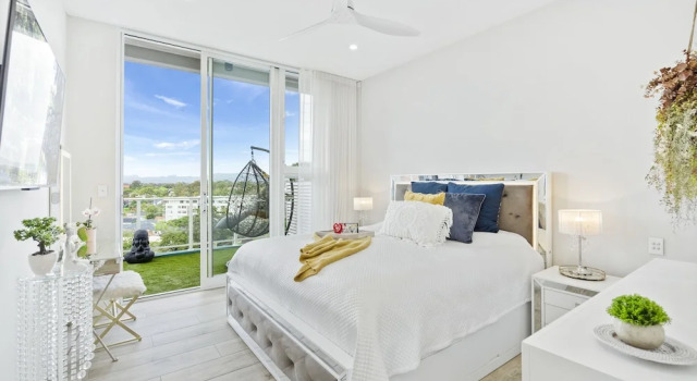 Marquee Penthouse - GCLR, Забронировать Отель Мейн-Бич Голд-Кост, рядом с Endeavour College of Natural Health Gold Coast