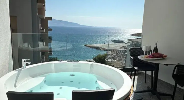Двухместный номер Standard с видом на море DREAM HOTEL SARANDA