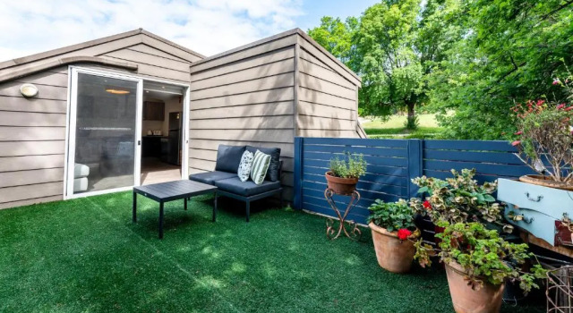 Апартаменты Tuck Inn Yarra Valley