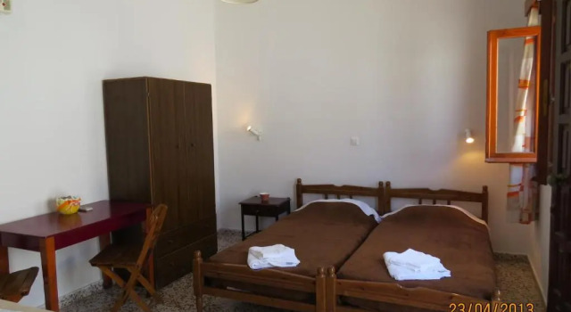 Студия Sarris Studios & Apartments