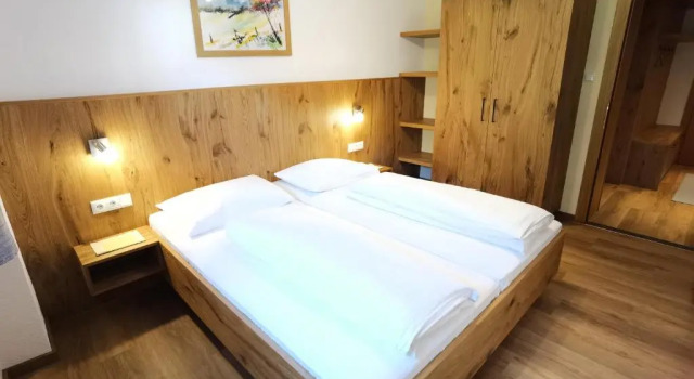 Gästehaus Scherl, Rezerwuj Hotel Hotele w Tyrol z parkingiem, Parking