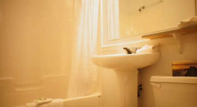 Четырёхместный номер Standard Silverwood Inn & Suites