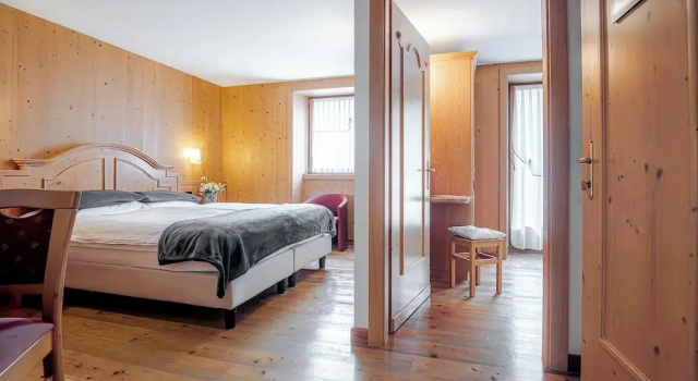 Четырёхместный семейный номер Standard Hotel Pedranzini