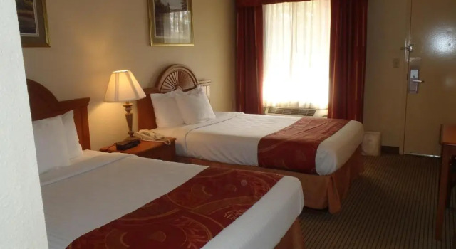 Четырёхместный номер Standard Days Inn by Wyndham Alexander City