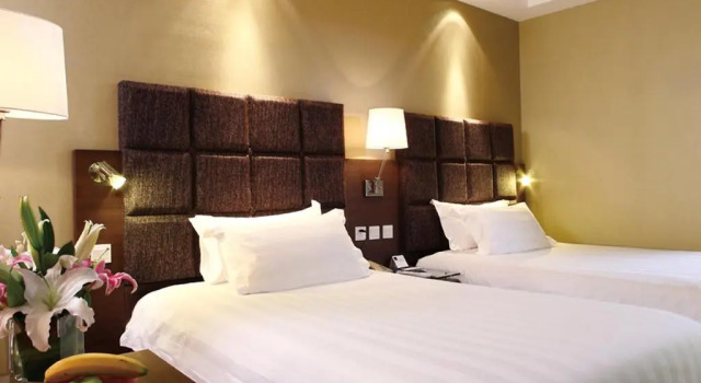 Двухместный номер Deluxe Peace Hotel Beijing