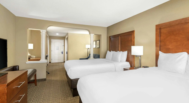 Четырёхместный люкс Comfort Inn & Suites Dover-Portsmouth