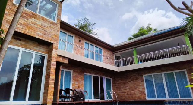 Четырёхместная вилла Phuket Jungle Experience Resort