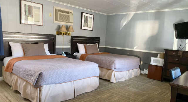 Четырёхместный номер Standard Travelodge by Wyndham Lincoln Near White Mountain