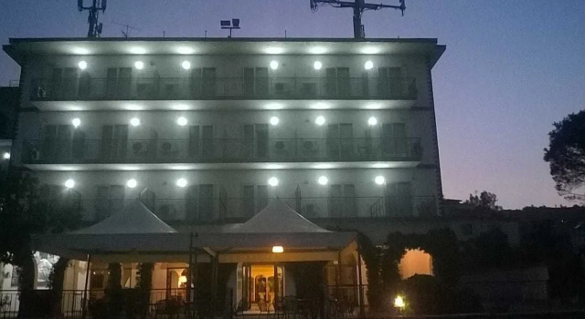 Tennis Hotel