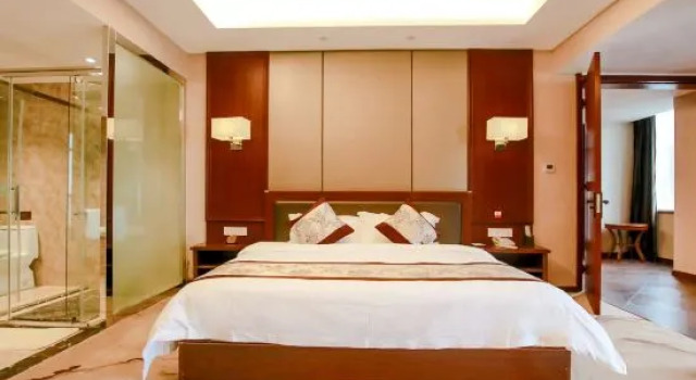 Люкс New Beacon Chuyue Hotel (Jiangxia Tan Xinpei Park Subway Station)