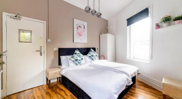 Двухместный номер Book A Bed Hostels