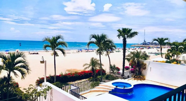 Апартаменты Beach Front Apartment