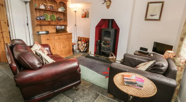 Crinan Canal Cottage No8, Kilmartin