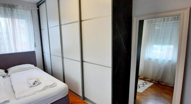 Franko's Cozy Apartment with garage, Book Apartment Zagreb Croatia, near Zagreb Fair