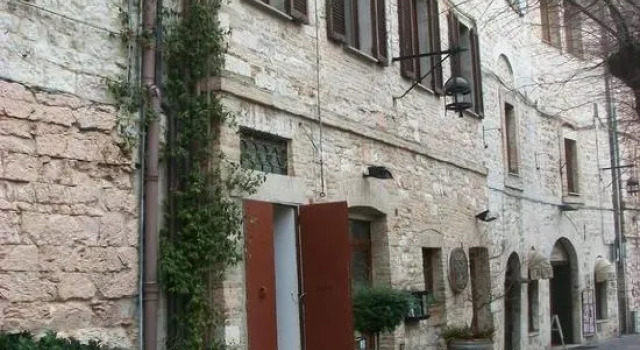 La piazzetta delle erbe, Varaa Hotelli Assisi Umbria