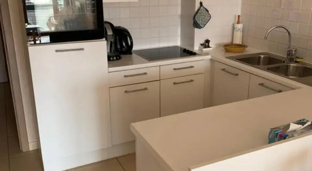 Sunny Studio in the Heart of Sint-Idesbald (Adults Only), Prenota Hotel Hotel a Flanders con parcheggio, Parcheggio