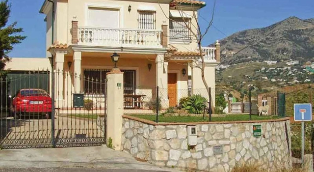 House With 4 Bedrooms in Fuengirola, With Private Pool, Furnished Terr