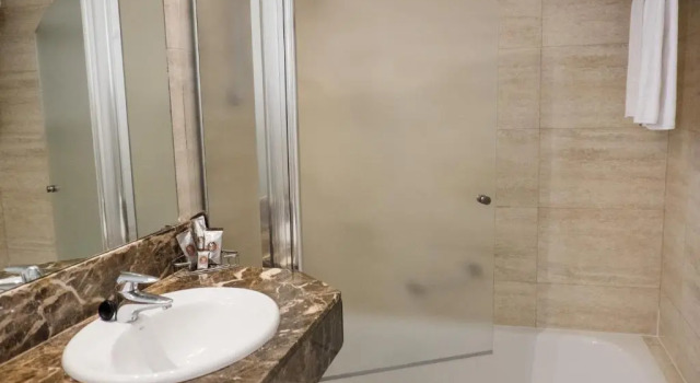 Двухместный номер с балконом Hotel Spa Cádiz Plaza