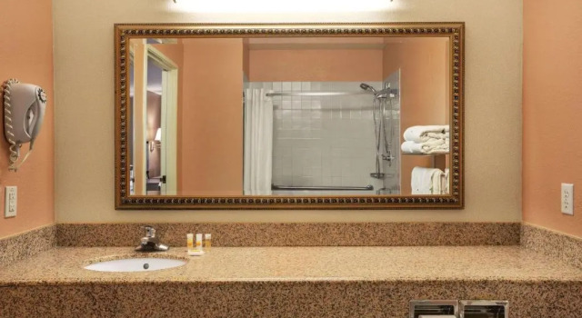 Номер Standard Garner Hotel Phoenix Northwest - Surprise by IHG